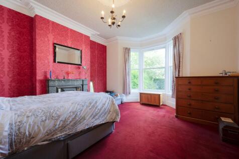 KITCHENS AND RECEPTION ROOMS