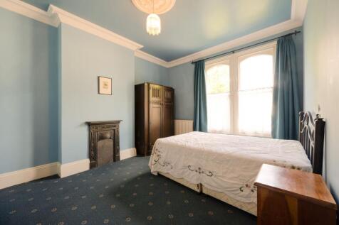 KITCHENS AND RECEPTION ROOMS