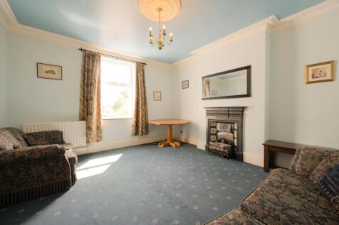 KITCHENS AND RECEPTION ROOMS