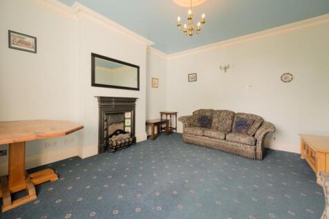 KITCHENS AND RECEPTION ROOMS