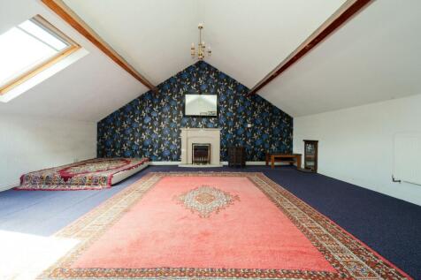 BEDROOMS AND BATHROOMS