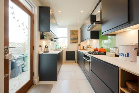KITCHEN, DINER AND LOUNGE