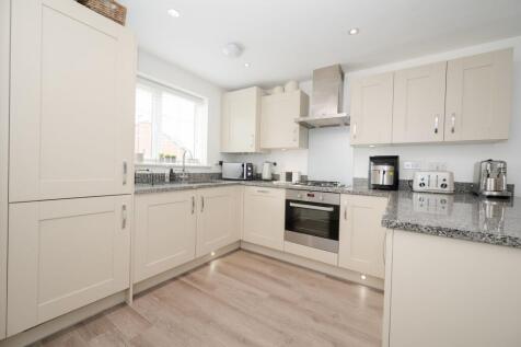 KITCHEN DINER AND LOUNGE