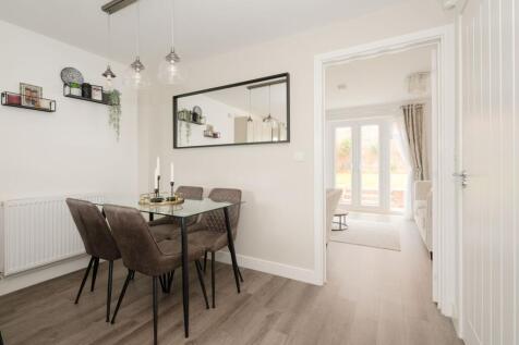 KITCHEN DINER AND LOUNGE