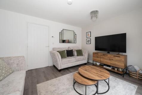 KITCHEN DINER AND LOUNGE