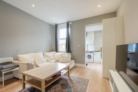 KITCHEN AND LOUNGE