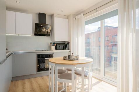 KITCHEN/DINER AND LOUNGE