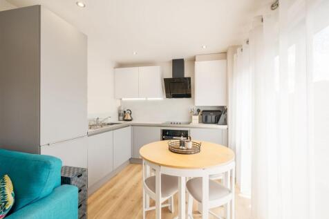 KITCHEN/DINER AND LOUNGE