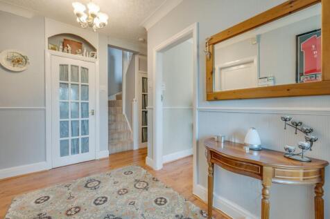 ENTRANCE HALLWAY