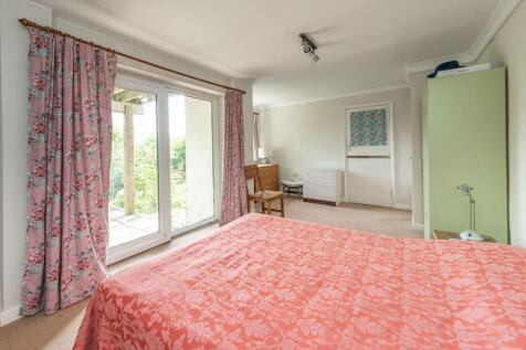 BEDROOMS ANS BATHROOMS