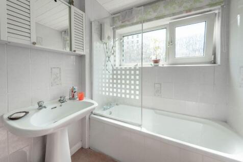 BEDROOMS ANS BATHROOMS
