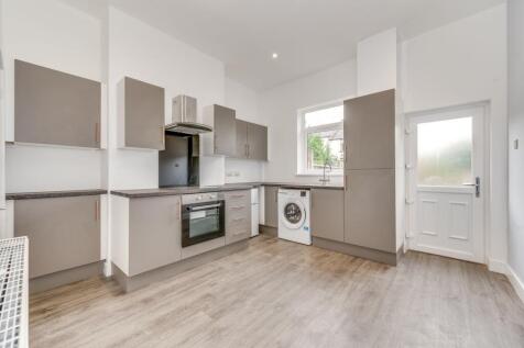 KITCHEN AND LOUNGE