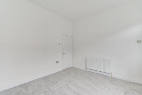 KITCHEN AND LOUNGE