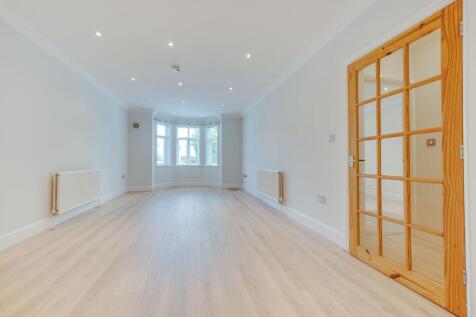 KITCHEN/DINER AND LIVING ROOM