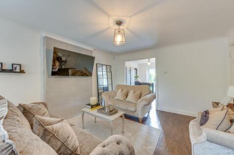 SITTING ROOM FITTED DINING KITCHEN AND WC