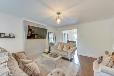 SITTING ROOM FITTED DINING KITCHEN AND WC