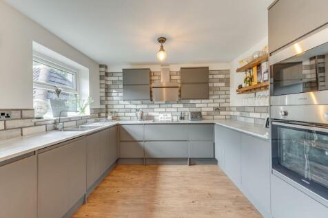 SITTING ROOM FITTED DINING KITCHEN AND WC