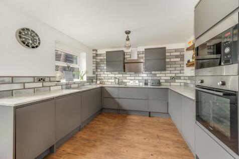 SITTING ROOM FITTED DINING KITCHEN AND WC