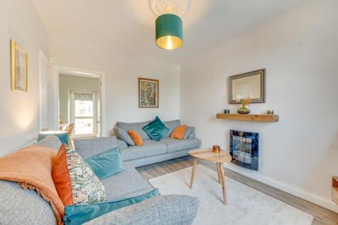 LIVING ROOM, KITCHEN AND DINER