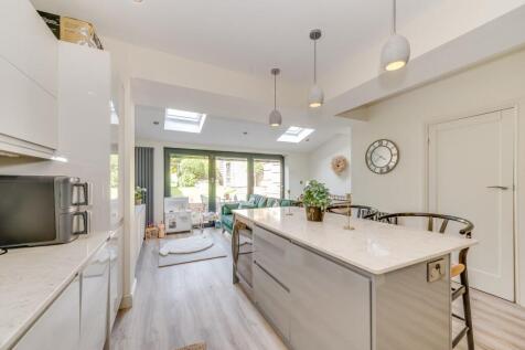KITCHEN, DINER AND LIVING ROOM