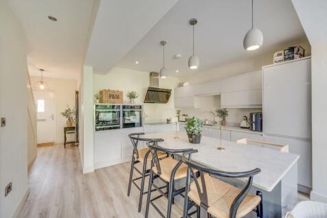 KITCHEN, DINER AND LIVING ROOM