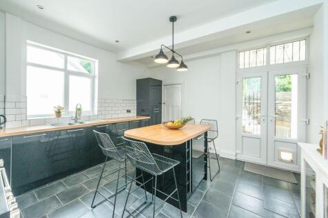 SITTING ROOM DINING ROOM AND BREAKFAST KITCHEN