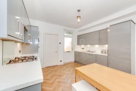 KITCHEN/DINER AND LIVING ROOM