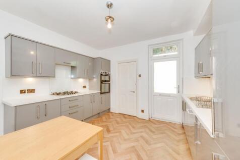 KITCHEN/DINER AND LIVING ROOM