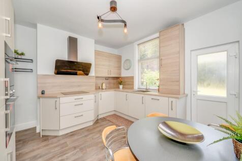 KITCHEN/DINER AND LIVING ROOM