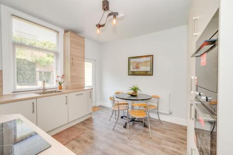KITCHEN/DINER AND LIVING ROOM