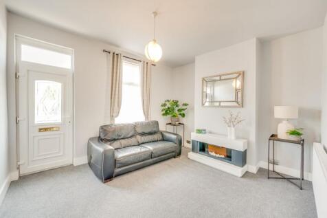 KITCHEN/DINER AND LIVING ROOM