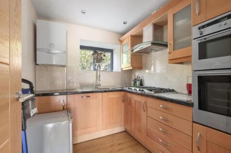 GROUND FLOOR KITCHEN/UTILITY