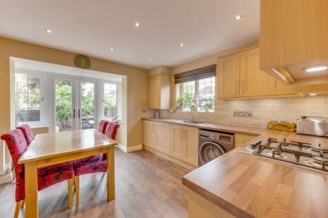 KITCHEN/DINER AND LIVING ROOM