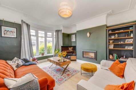 KITCHEN, LIVING ROOM AND DINING ROOM