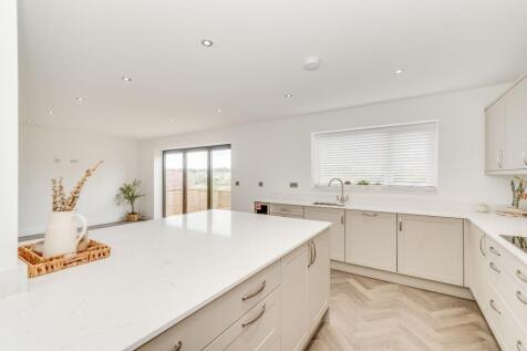 OPEN PLAN KITCHEN/DINER/LIVING ROOM