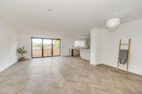 OPEN PLAN KITCHEN/DINER/LIVING ROOM