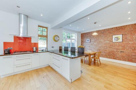 KITCHEN/DINER AND LOUNGE