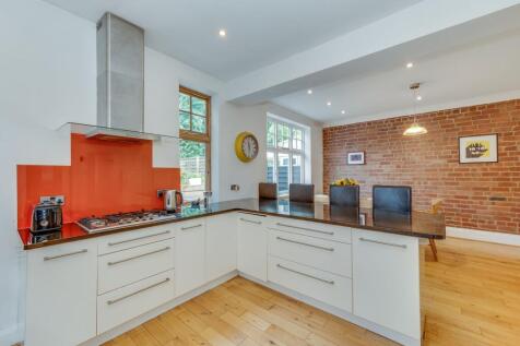 KITCHEN/DINER AND LOUNGE