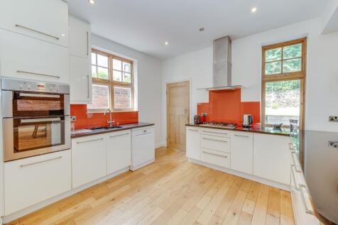 KITCHEN/DINER AND LOUNGE