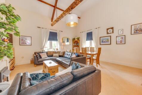 KITCHEN, DINER AND LIVING ROOM