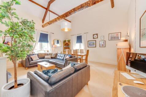KITCHEN, DINER AND LIVING ROOM