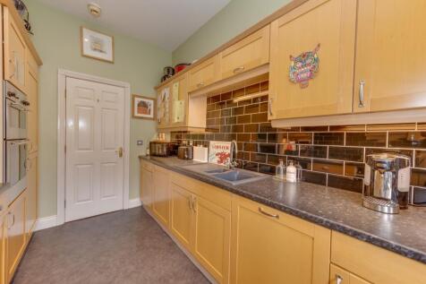 KITCHEN, DINER AND LIVING ROOM