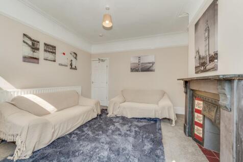 KITCHEN, LIVING ROOM AND DINER