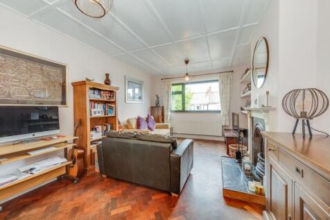 OPEN PLAN KITCHEN/DINER AND LIVING ROOM