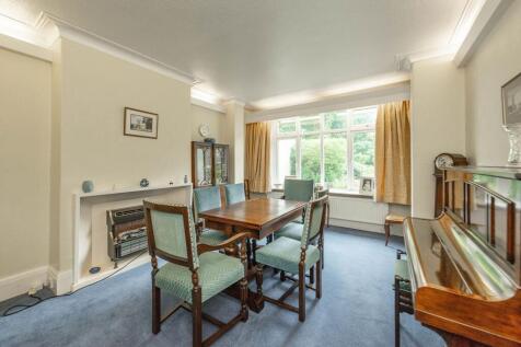 KITCHEN, DINER AND LIVING ROOM