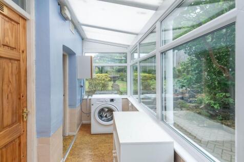 CONSERVATORY/UTILITY