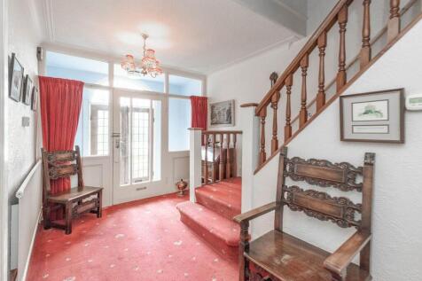 ENTRYWAY AND LANDING