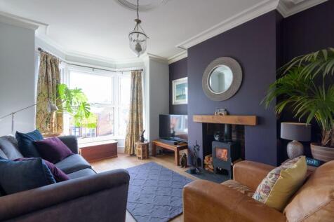 SITTING ROOM DINING ROOM AND KITCHEN