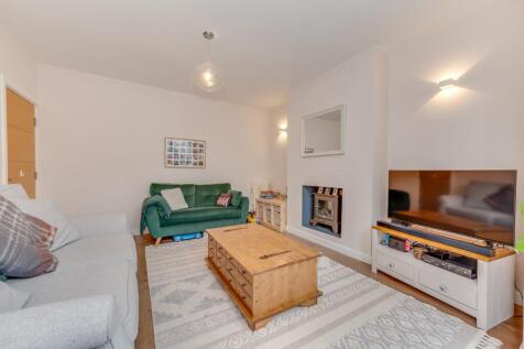 OPEN PLAN KITCHEN/DINER AND LIVING ROOM