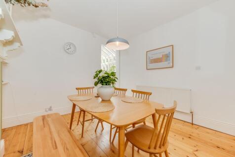 LIVING ROOM, DINER AND KITCHEN